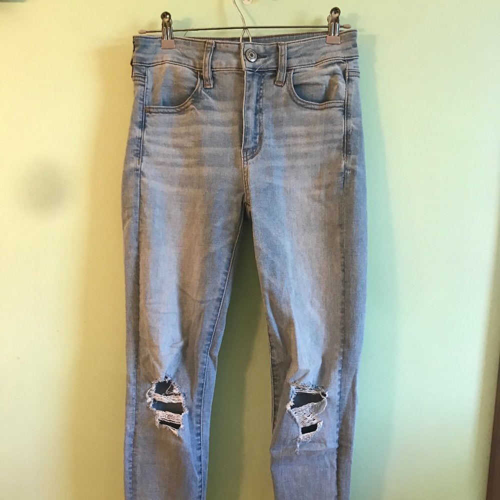 Light Wash American Eagle Jeans